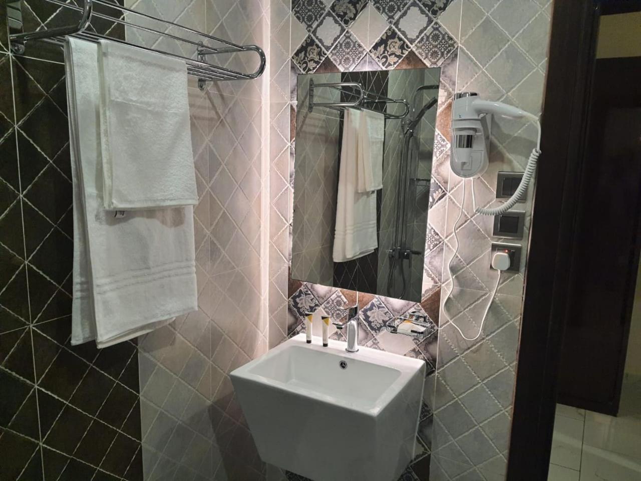 Violet Rose Aprit Hotel 吉达 外观 照片